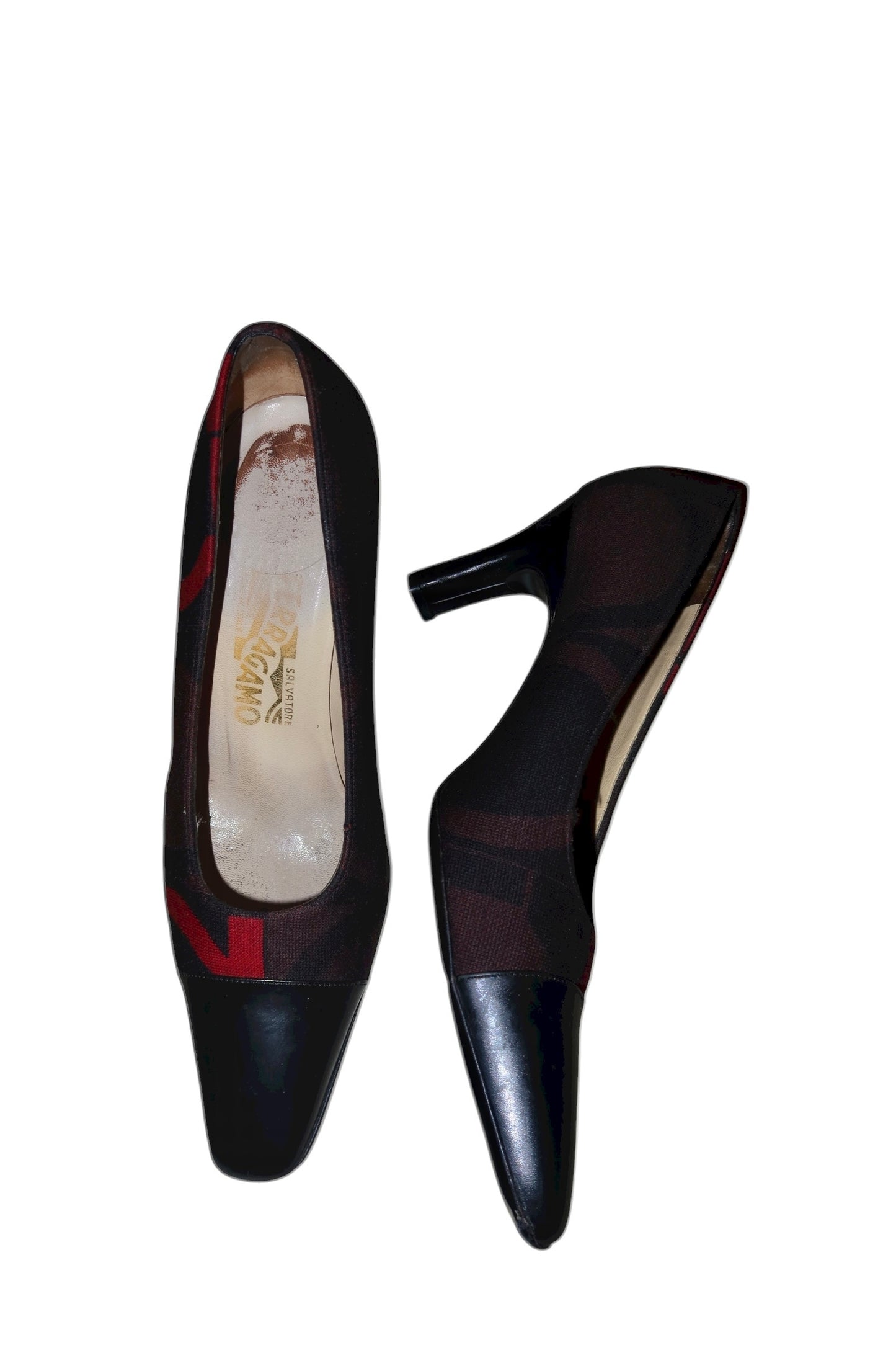 Ferragamo multi color logo print pumps (8.5)