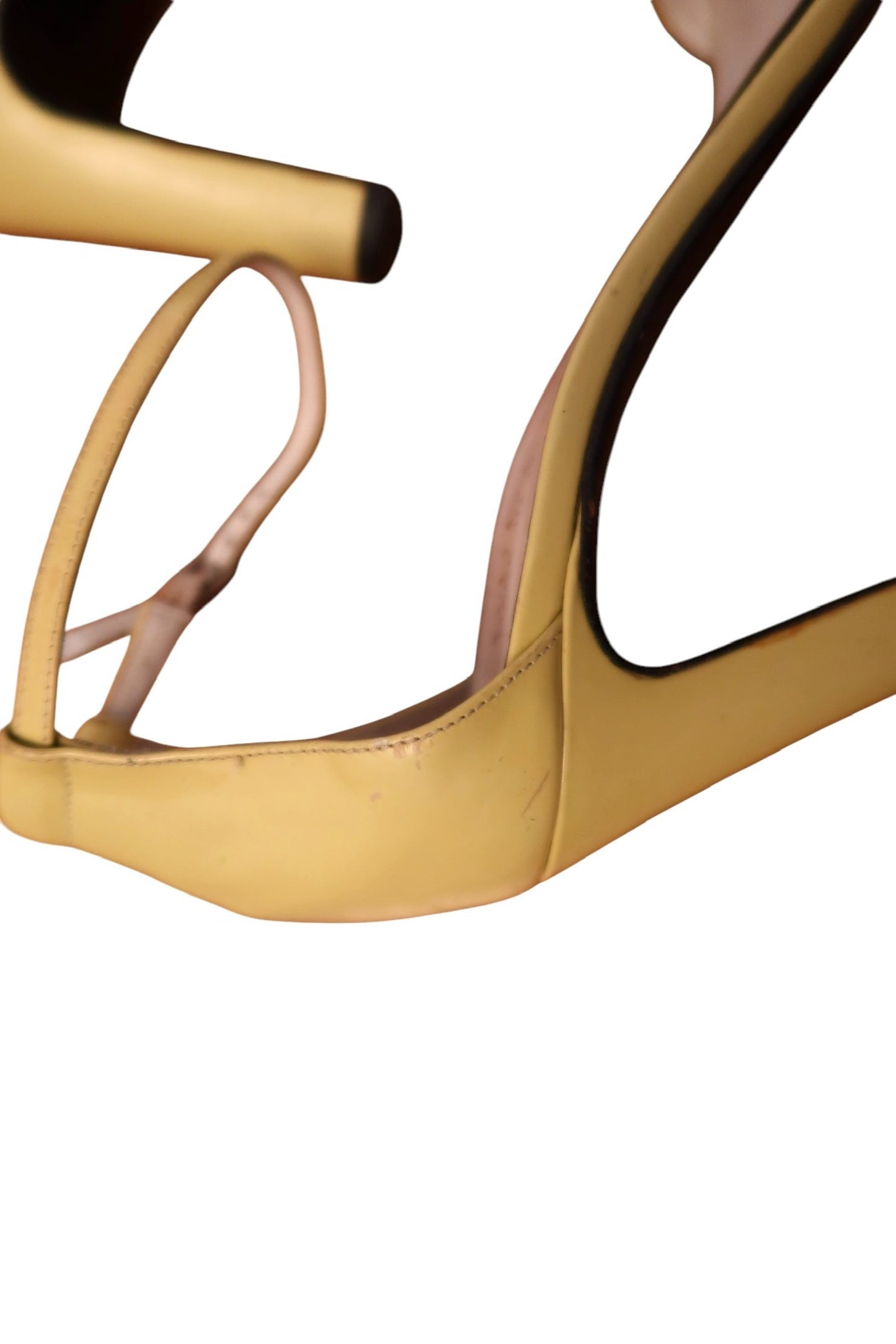 Gucci pastel yellow heels with silver horsebit (8B)