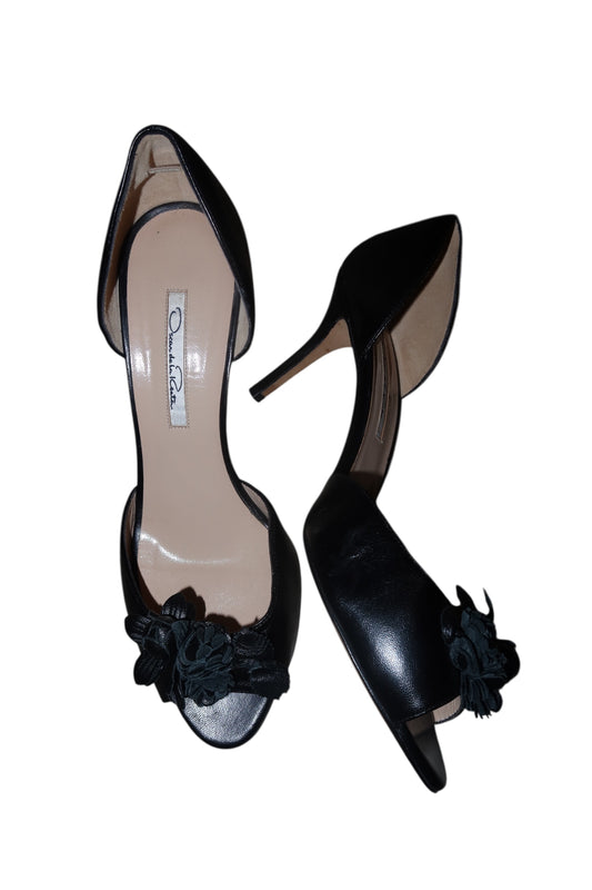 Oscar de la Renta black d’orsay heels with flower embellishments (39)