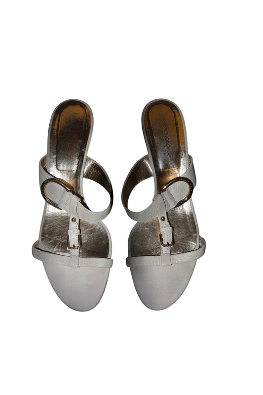 Dolce & Gabbana sandals in cream with gold hardware (41)