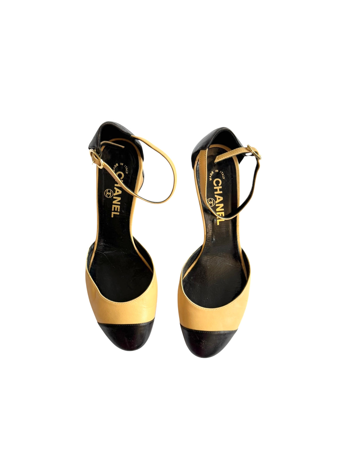 Chanel beige and black cap toe heels (36)