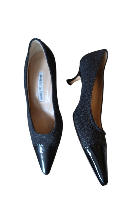 Manolo Blahnik grey wool and black leather heels (35)