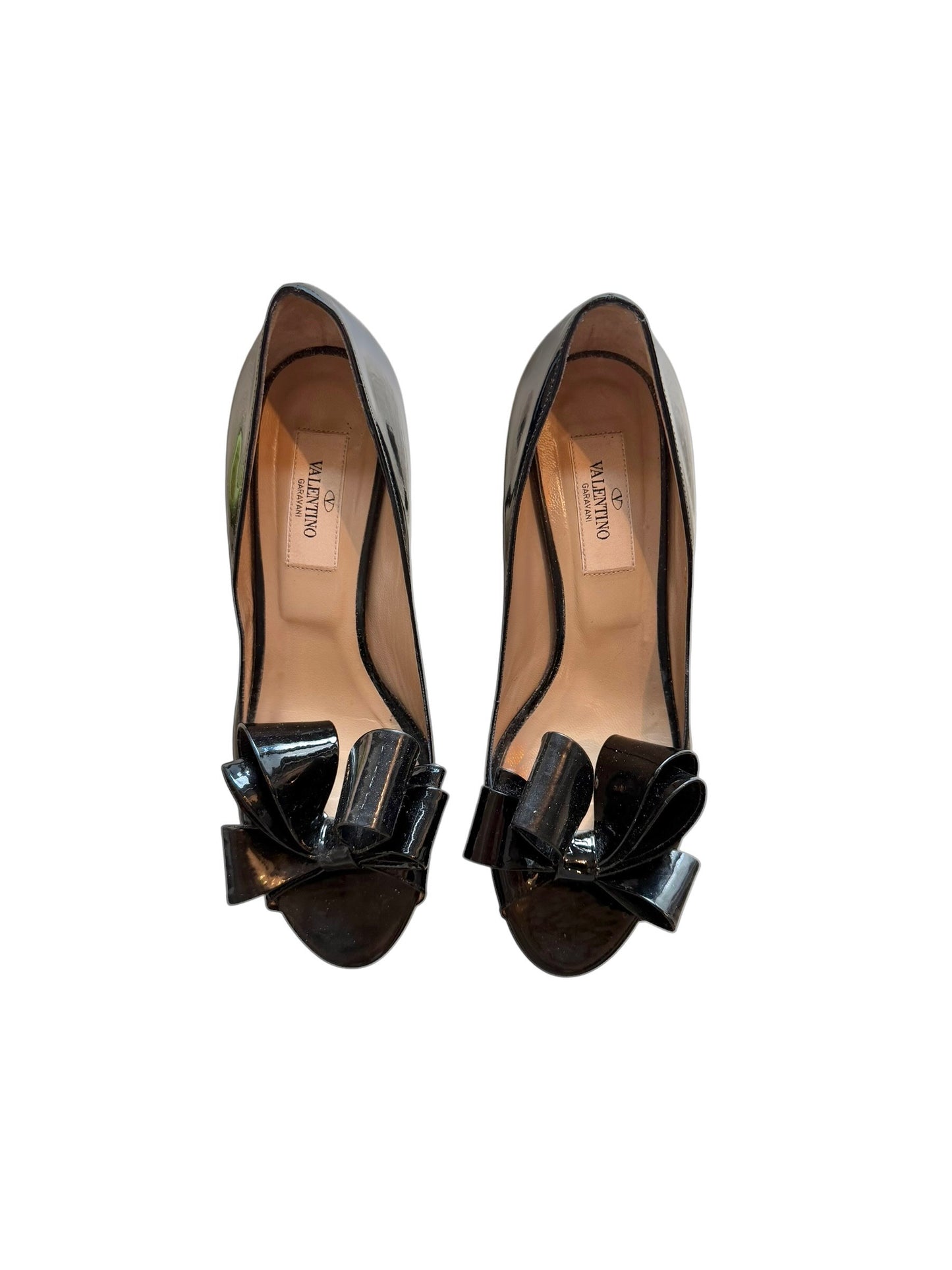 Valentino black patent leather heels with bow details (36.5)