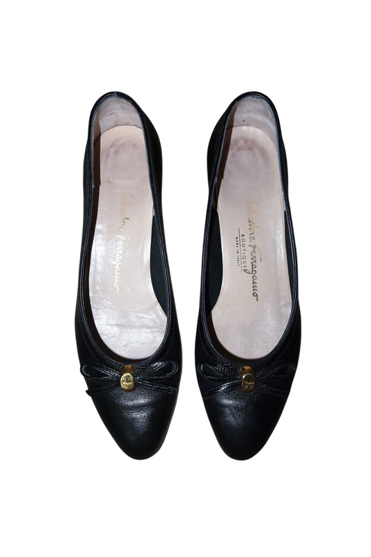 Salvatore Ferragamo black ballerinas with bows (8B)