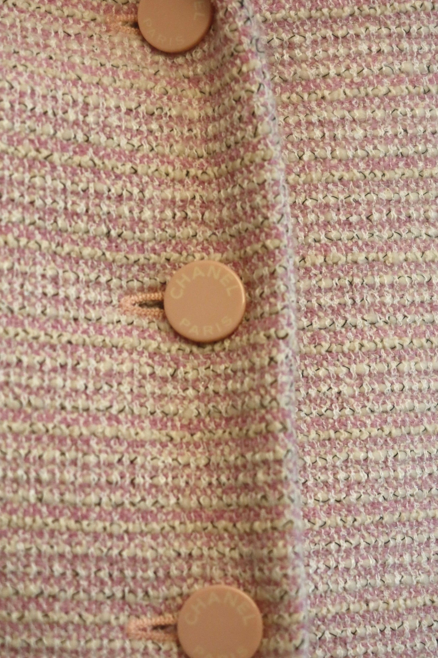 Chanel 2003 pink tweed jacket with pink buttons size 44